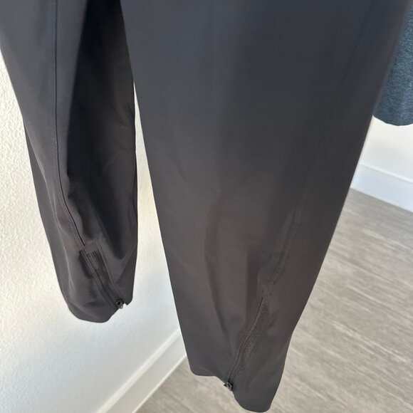 Mens LuLu surge joggers - Picture 3 of 4